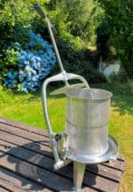 All-stanless steel crossbeam cider press, apple press, fruit press (14 litre) - tilt crossbeam All-stanless steel crossbeam cider press, apple press, fruit press (14 litre) - tilt crossbeam
